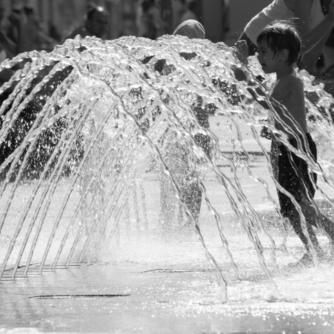 A boy enjoys the water, Cluj Napoca